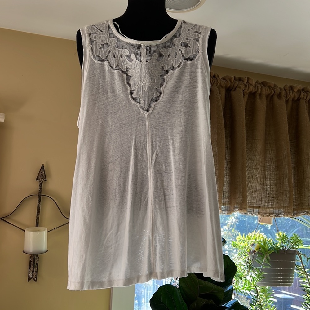 Free people white lace tank top. Size medium - Picture 5 of 5